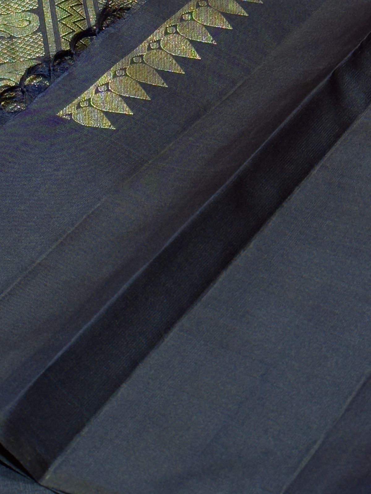 Chilly red with navy blue jacquard