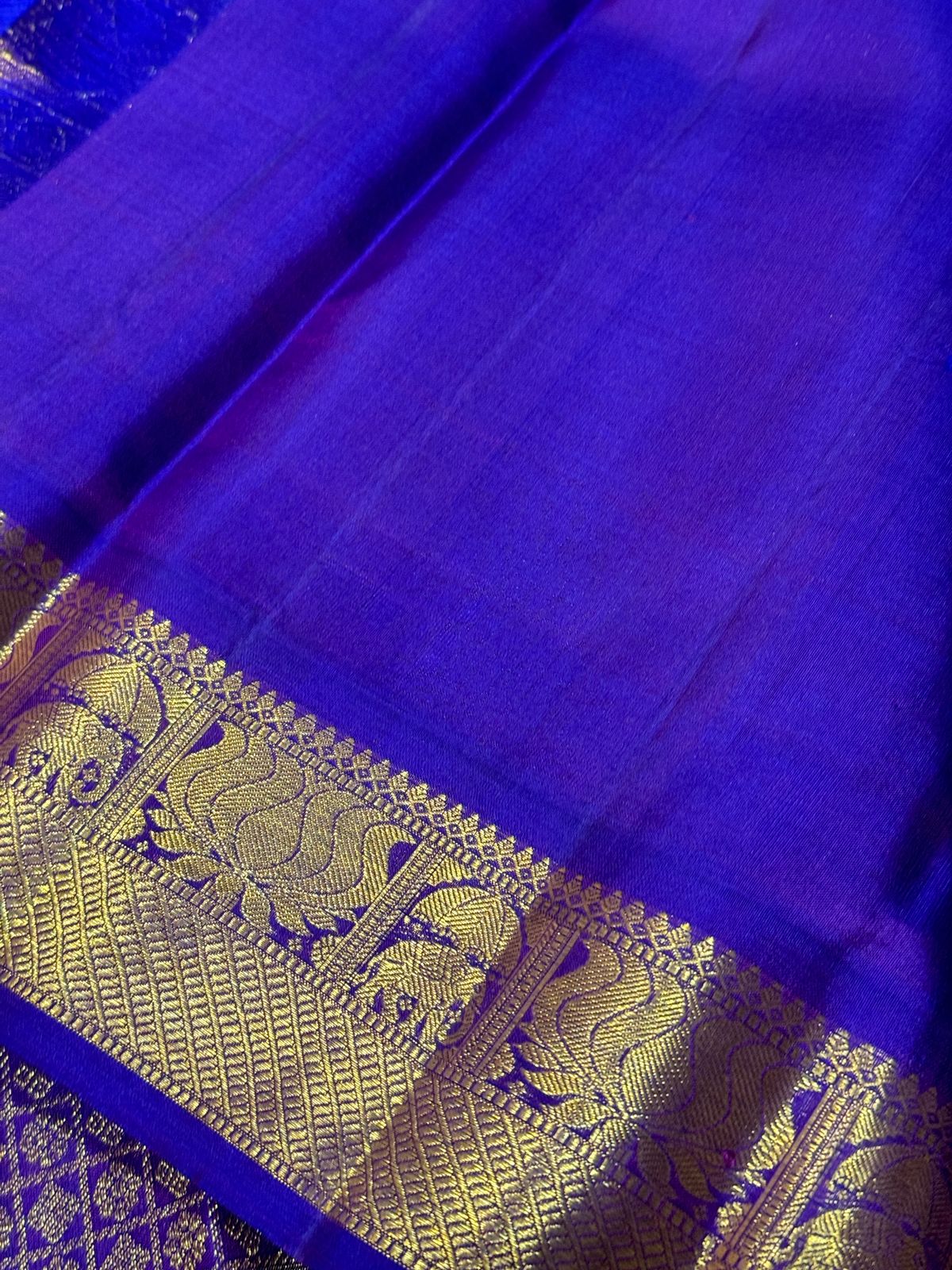 Turquoise blue with violet korvai