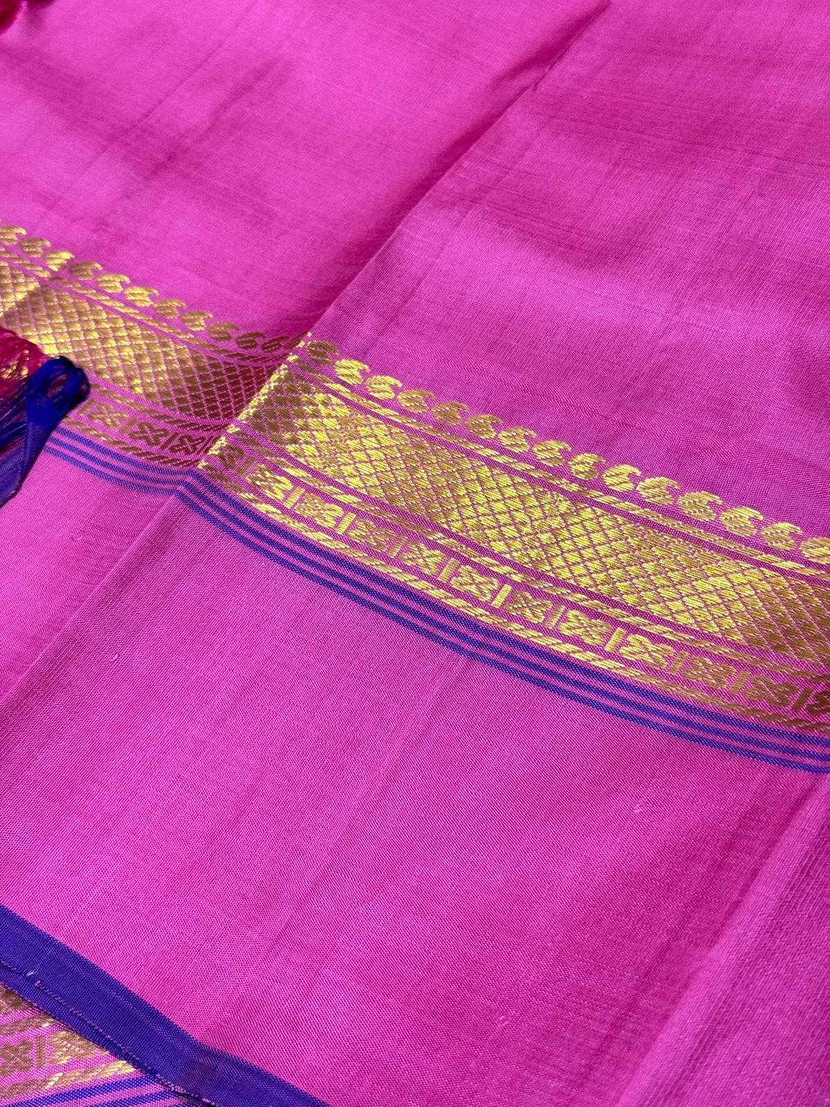 Ivory creamish white / pink korvai