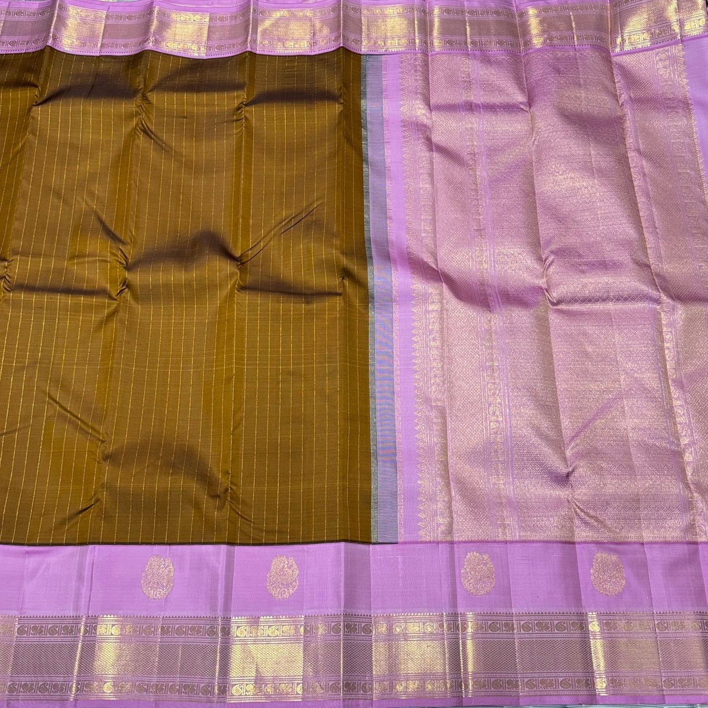 Mauve/Peach buttas korvai