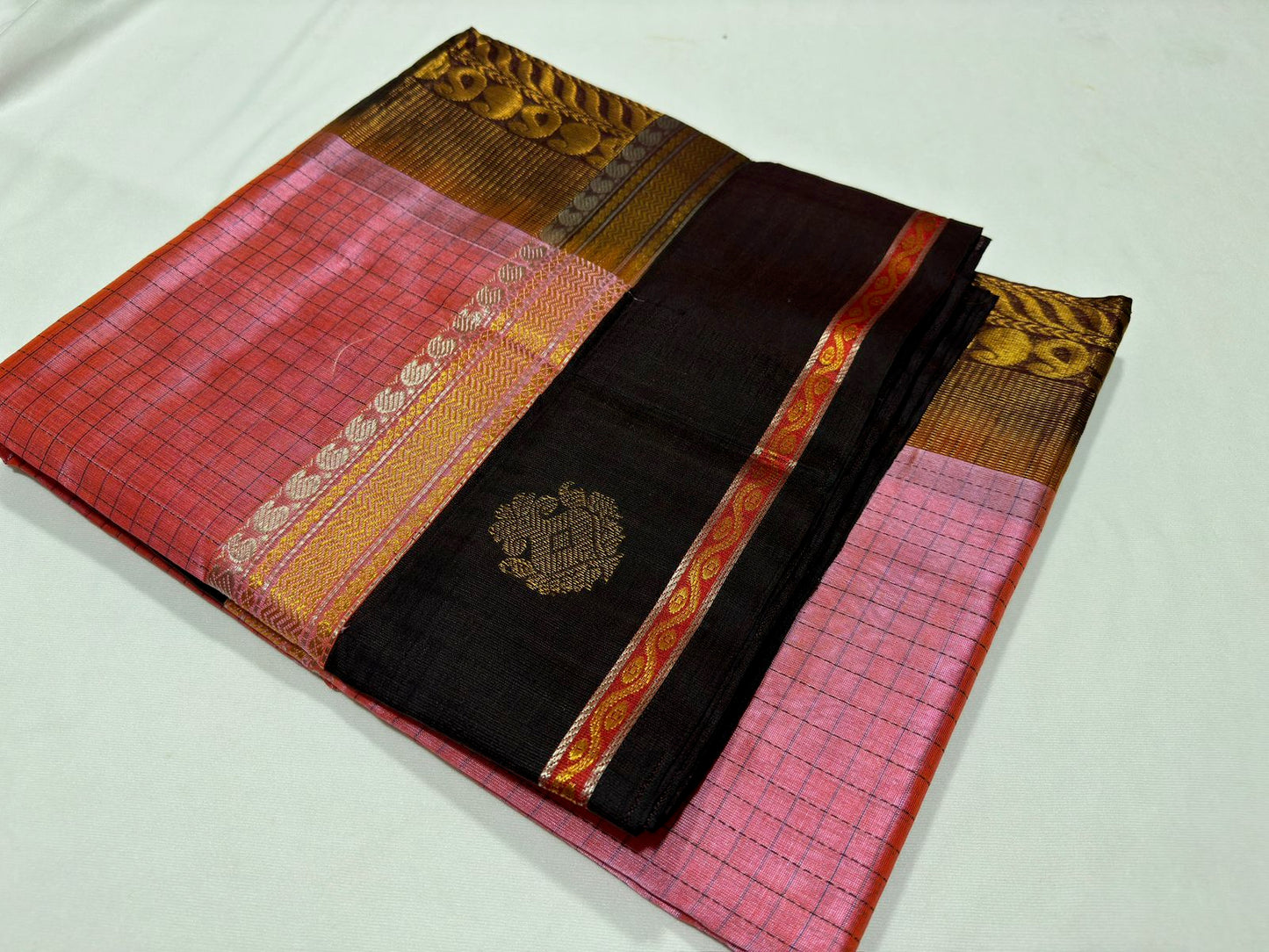 Korvai border checks / buttas salmon pink with brown