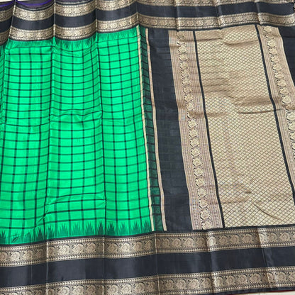 Emerald green/black temple rettapate and checks