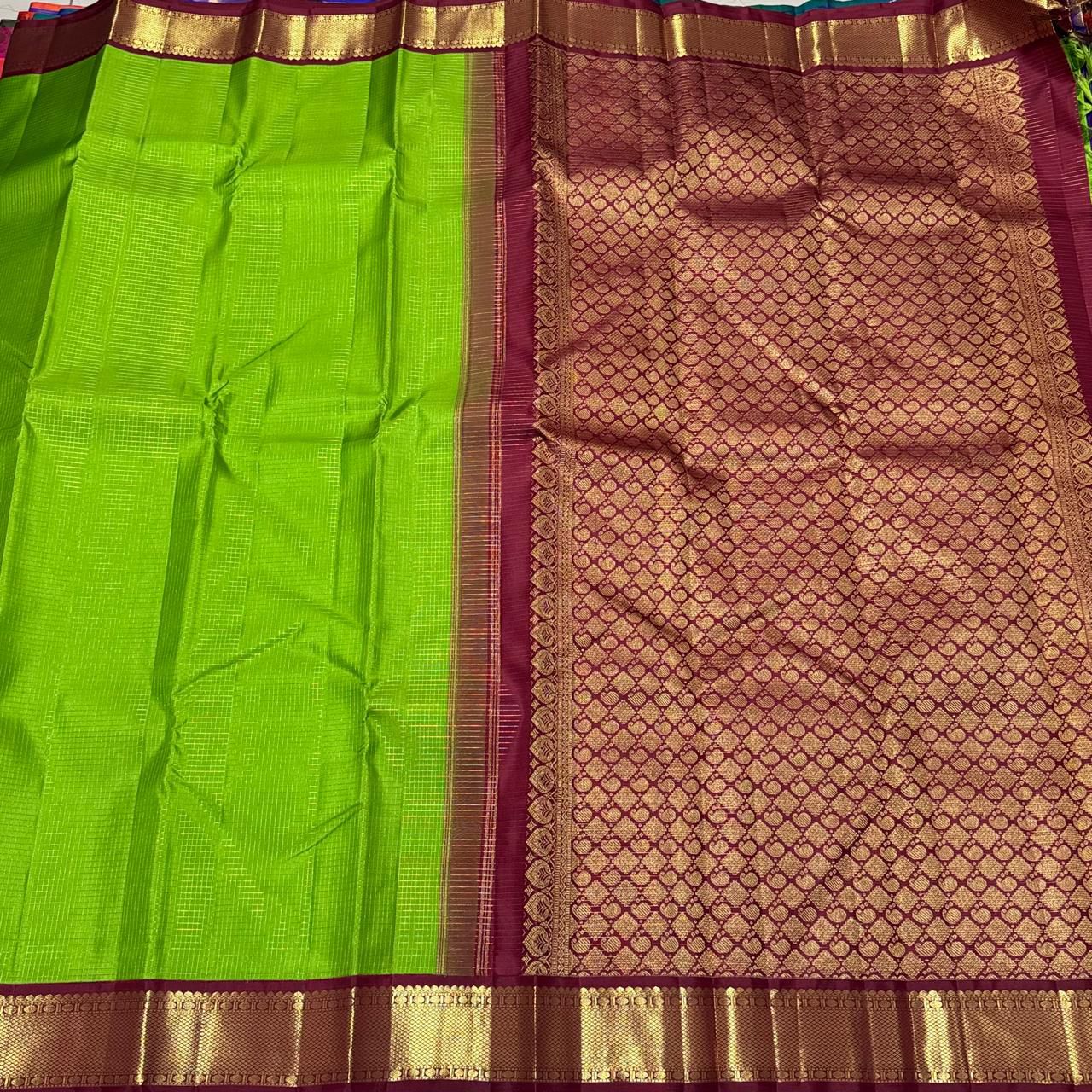 Parrot green / maroon korvai small Zari checks