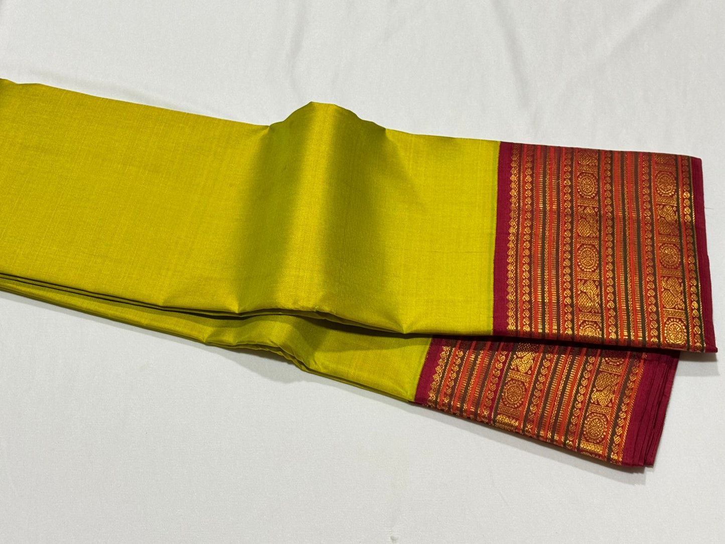 Sampanga with arakku red koravi