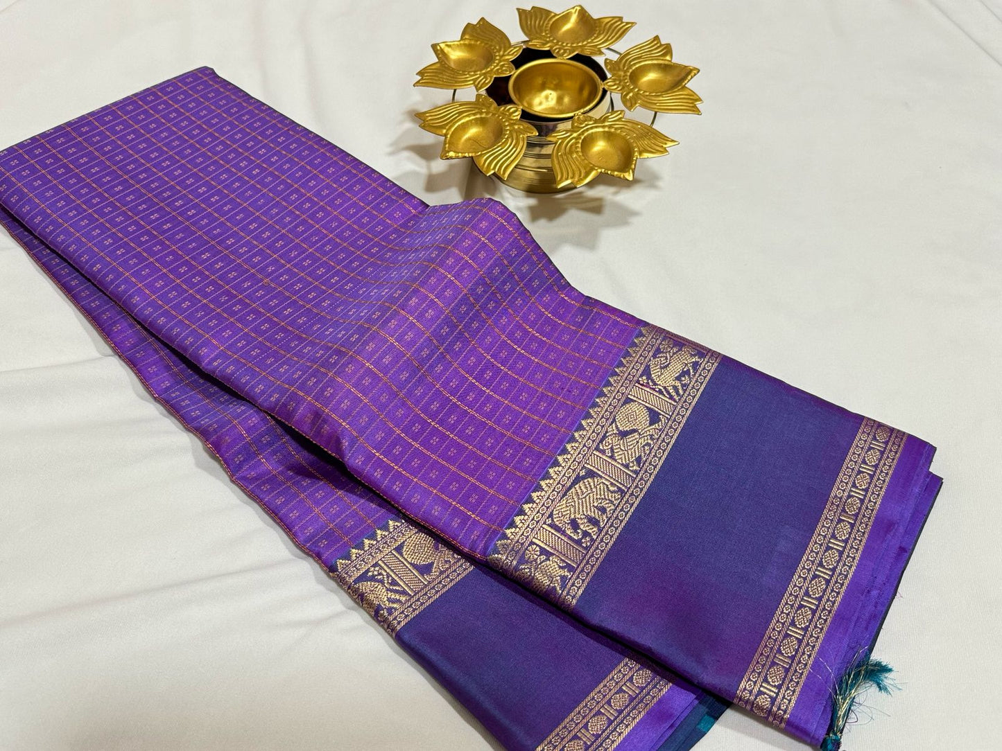 Light/dark shades of lavender laskshadeepam