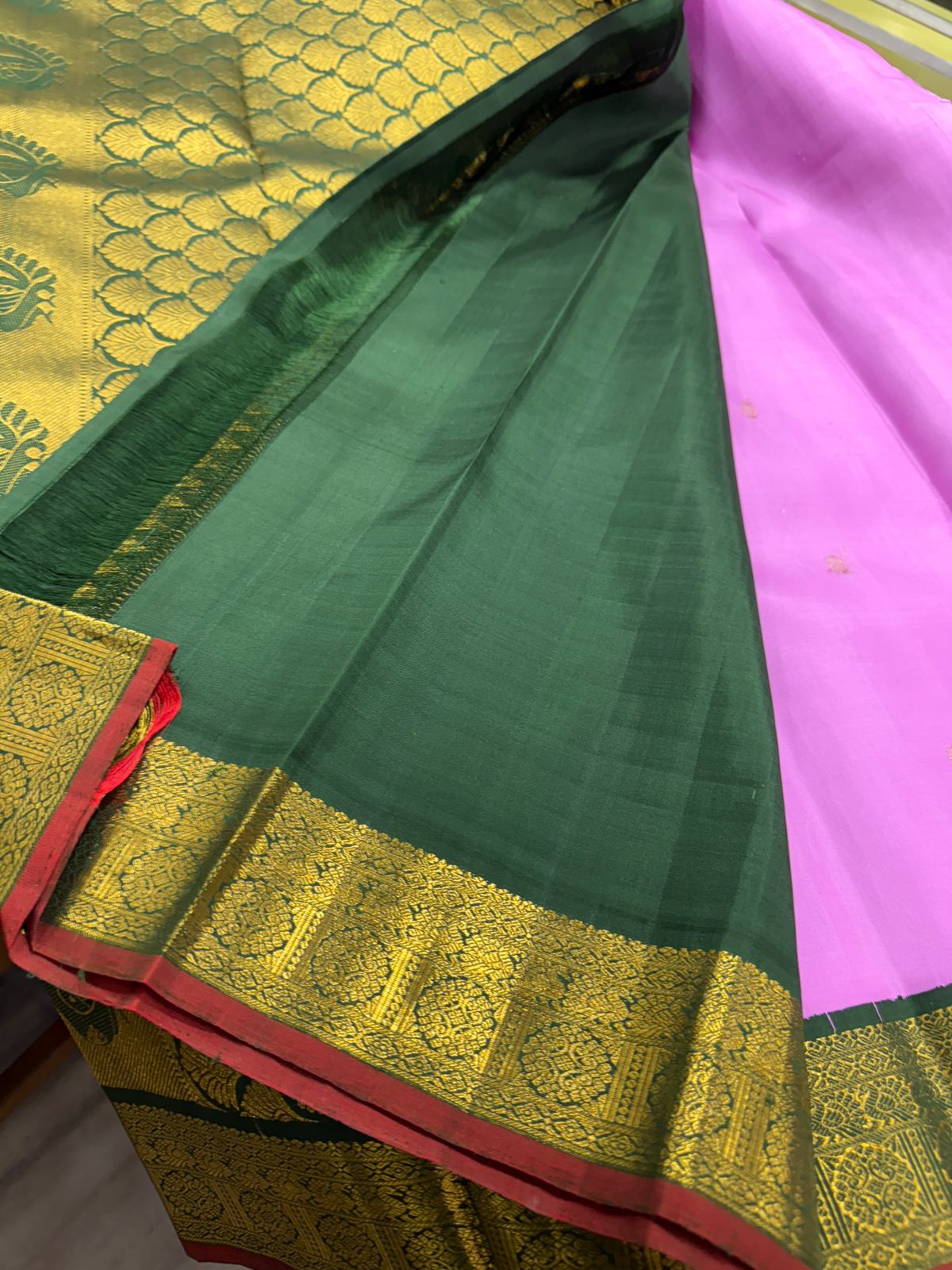 Lotus pink / bottle green buttas korvai