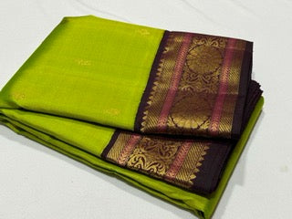 Parrot green with beetlenut brown