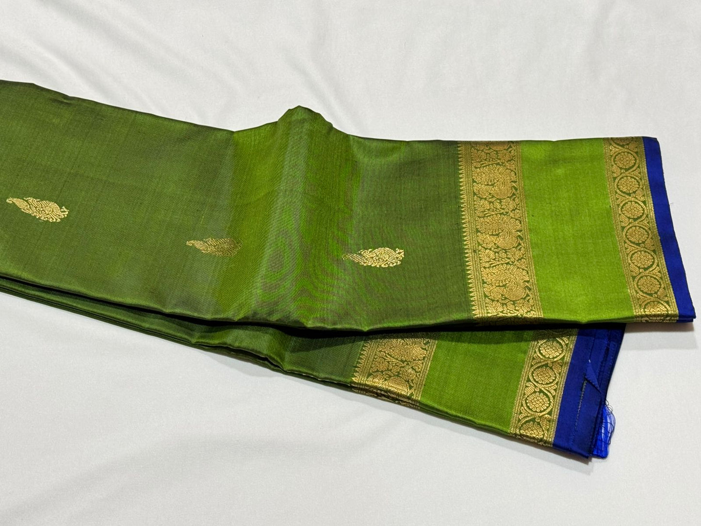 Moss green / Parrot Green dancing girl motiffs