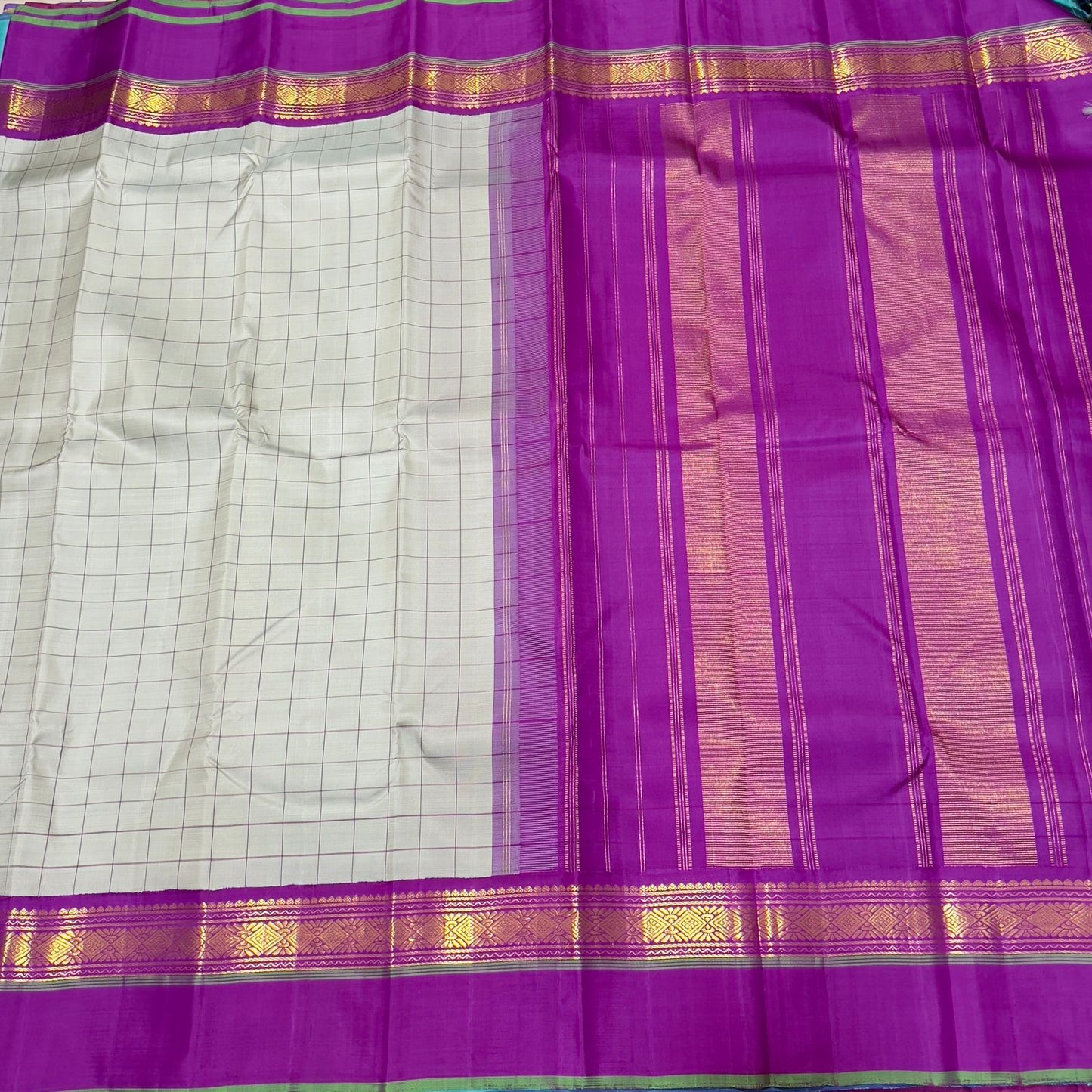 Elakka gren with deep purple checks korvai