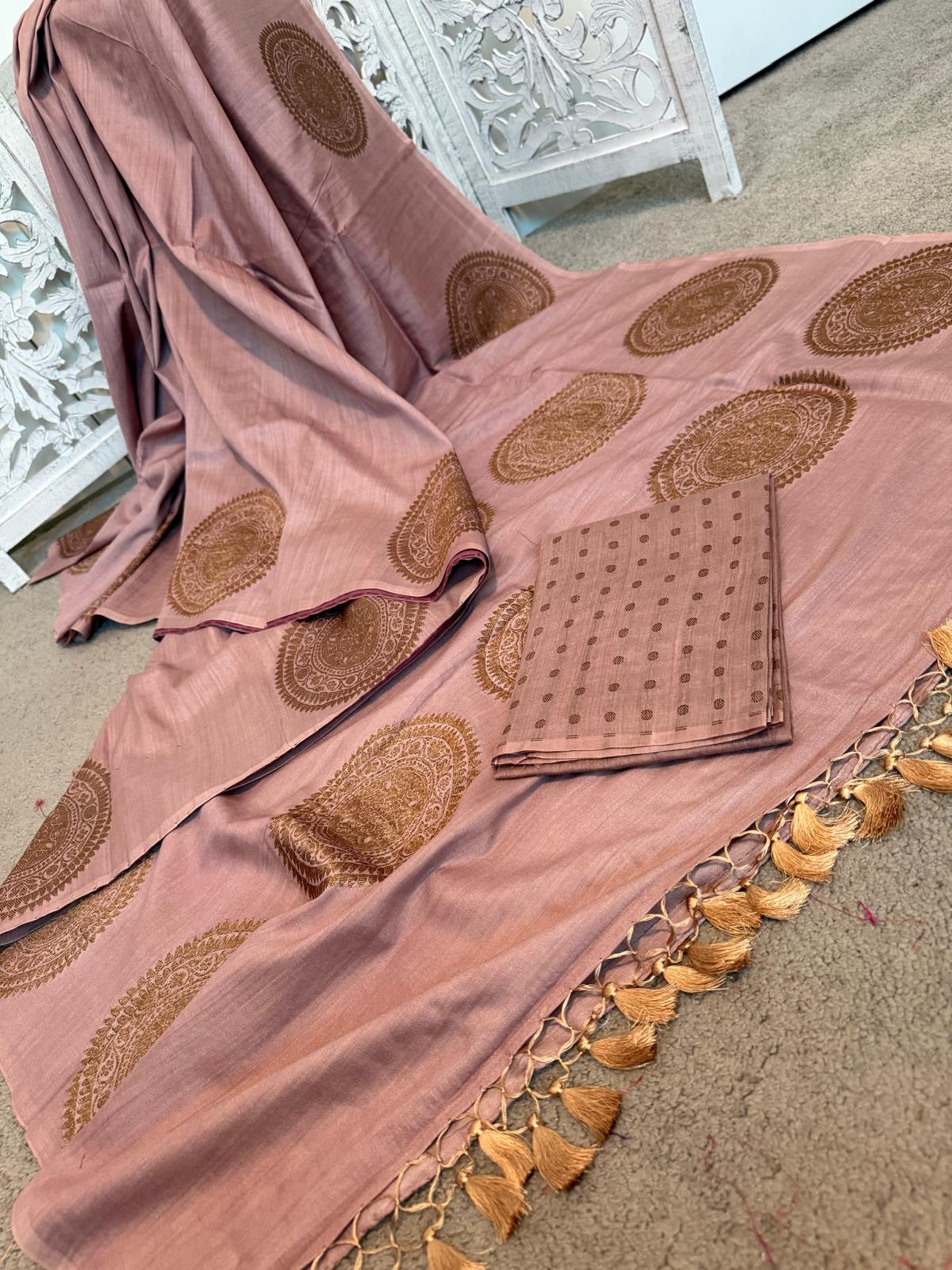 Pastel mauve brown dual tone moonga Benarasi