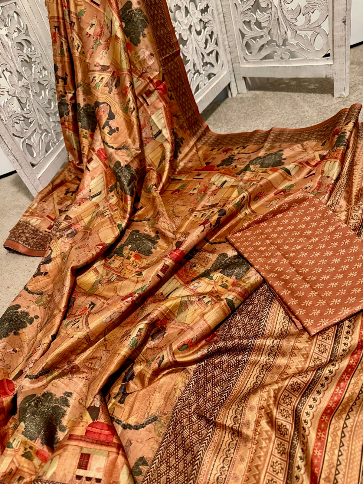 Pure Tussar silk figures / abstract design