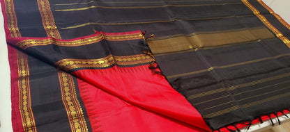 Chilli red / black korvai rettapate temple