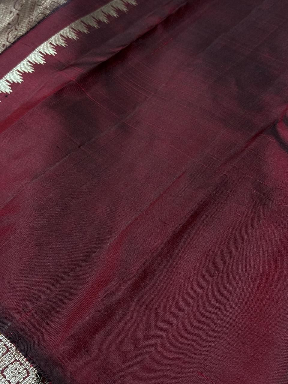 Deep burgundy brown turning borders