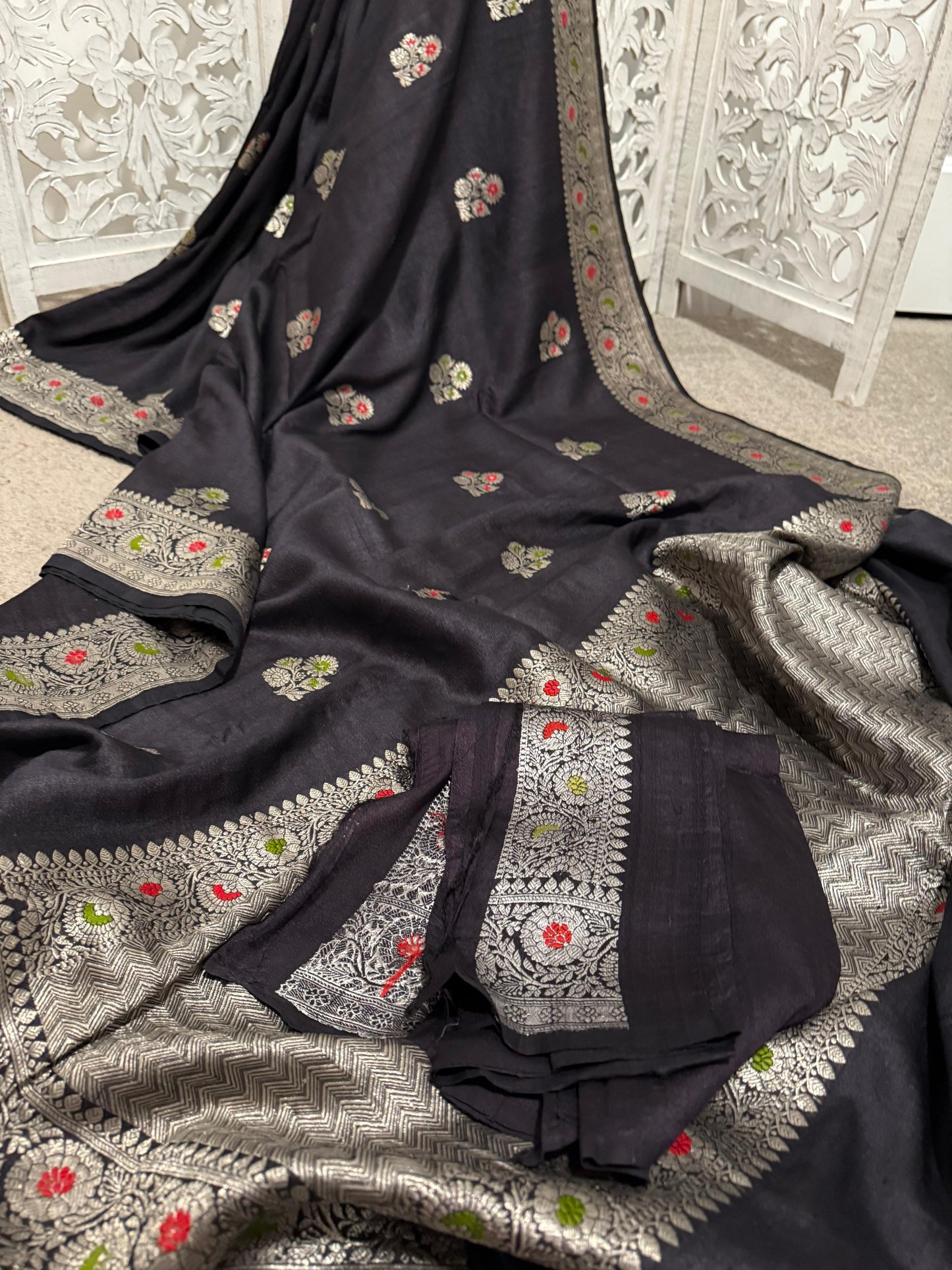 Gold / Silver black mashru benarasi