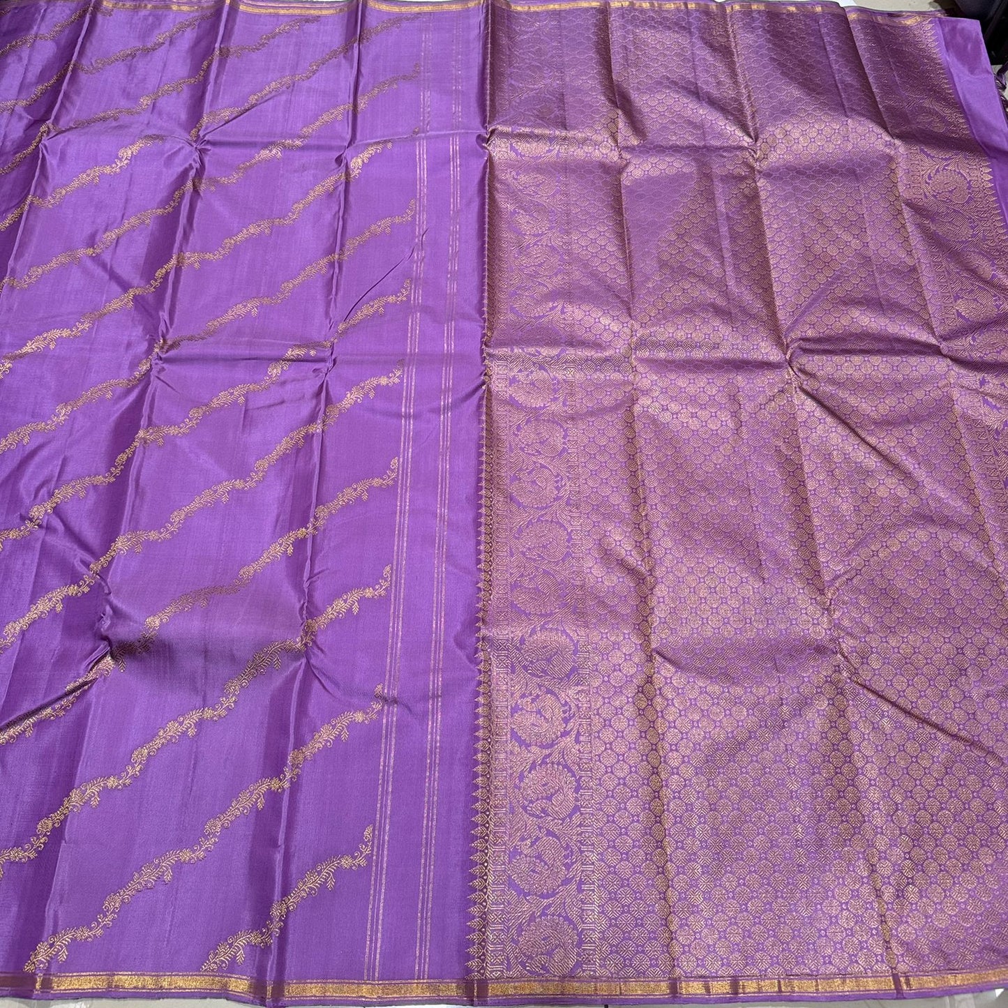 Lavender with Gold kodi stripes small border rich pallu