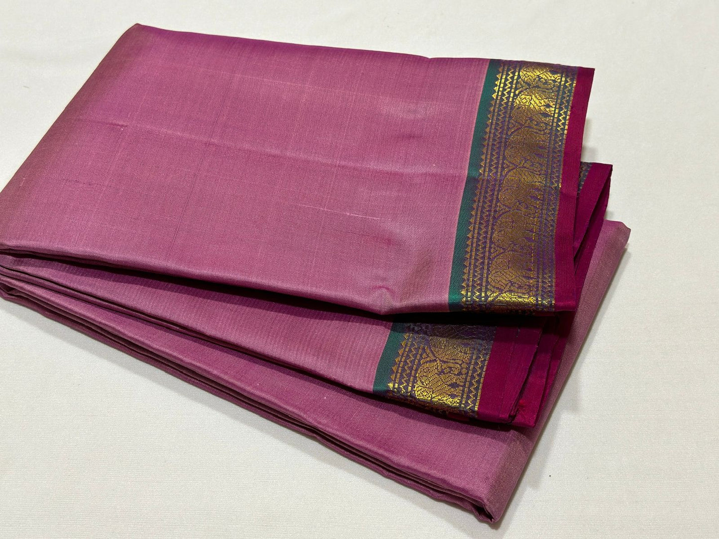 Onion pink with sapphire green