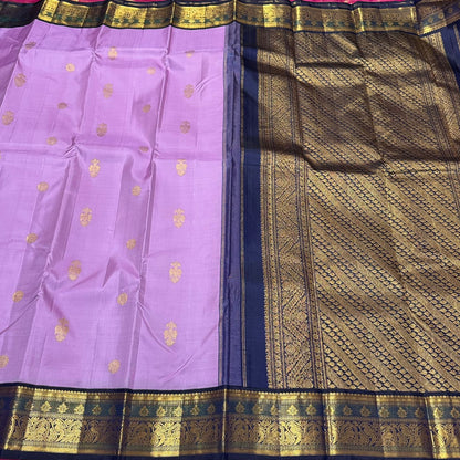Lavender / Navy blue buttas korvai