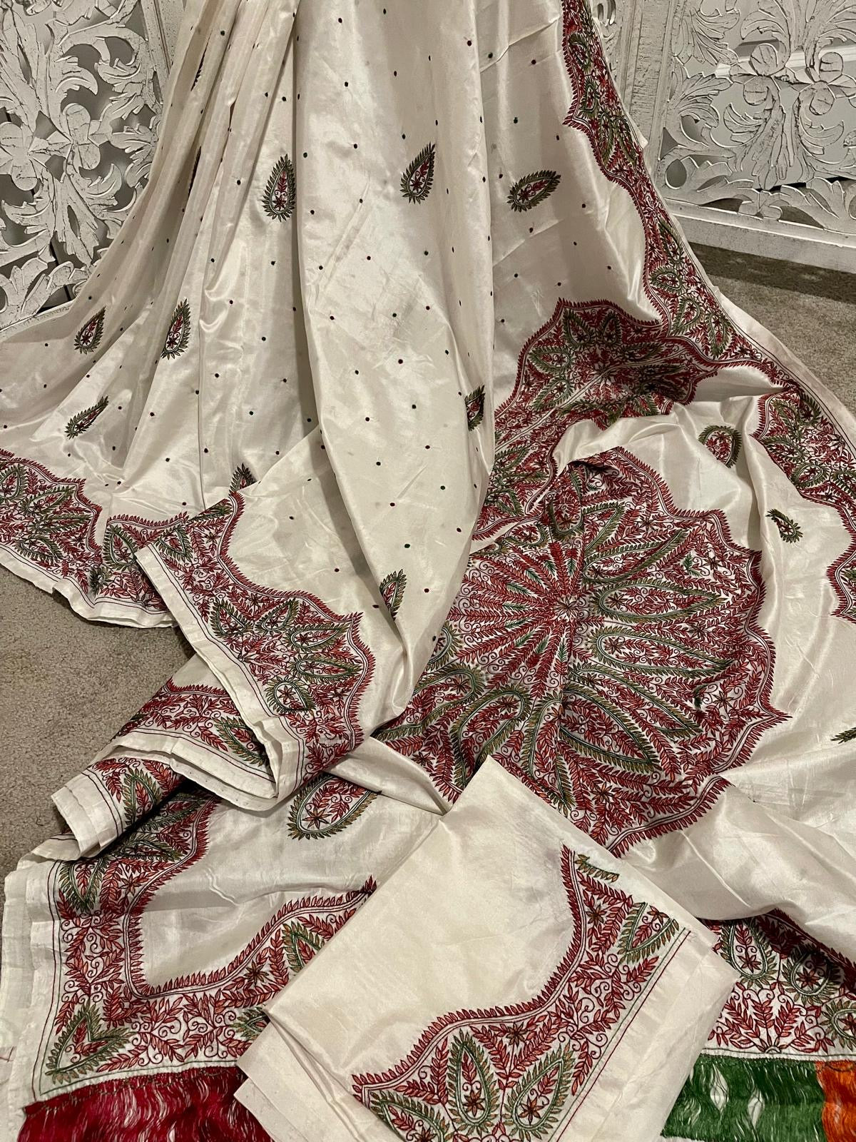 Pure Kashmiri silk with thread workOff white