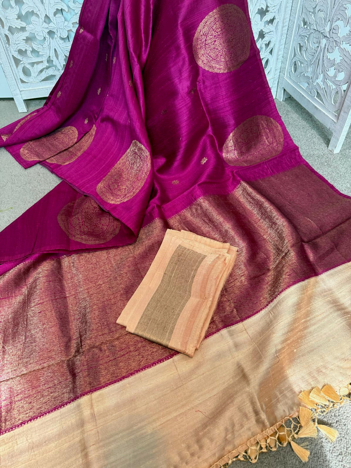Magenta / Ivory
