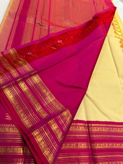 Ivory Reddish pink Varisaipet korvai