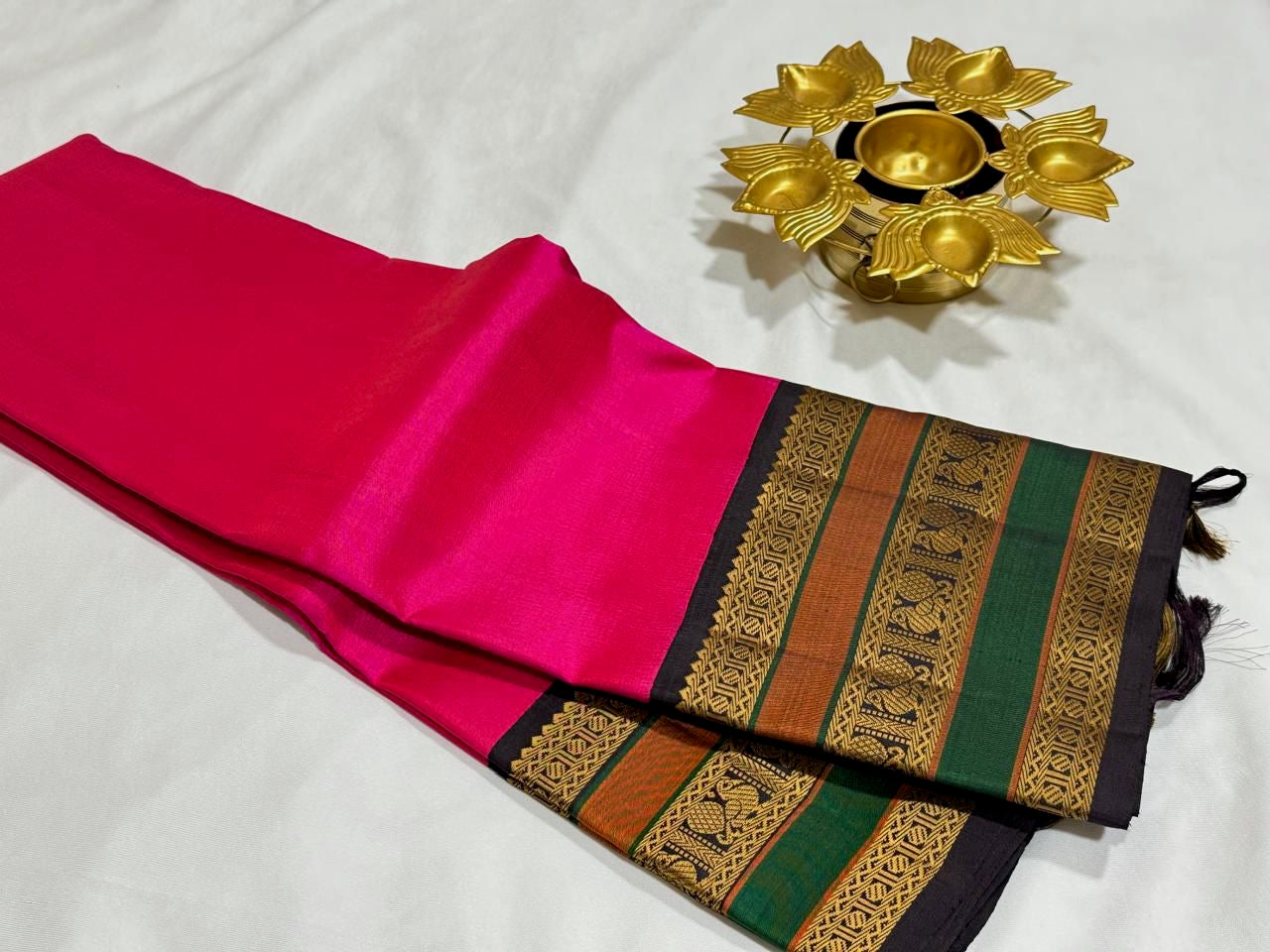 Shocking tomato pink with Kanchana brown