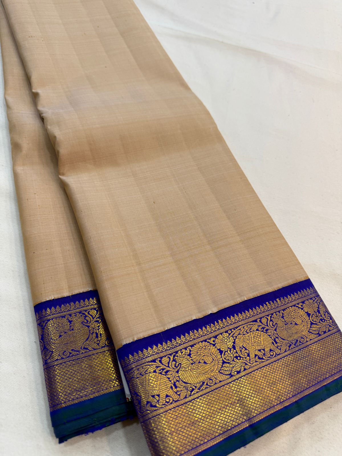Beige violet blue dual tone korvai