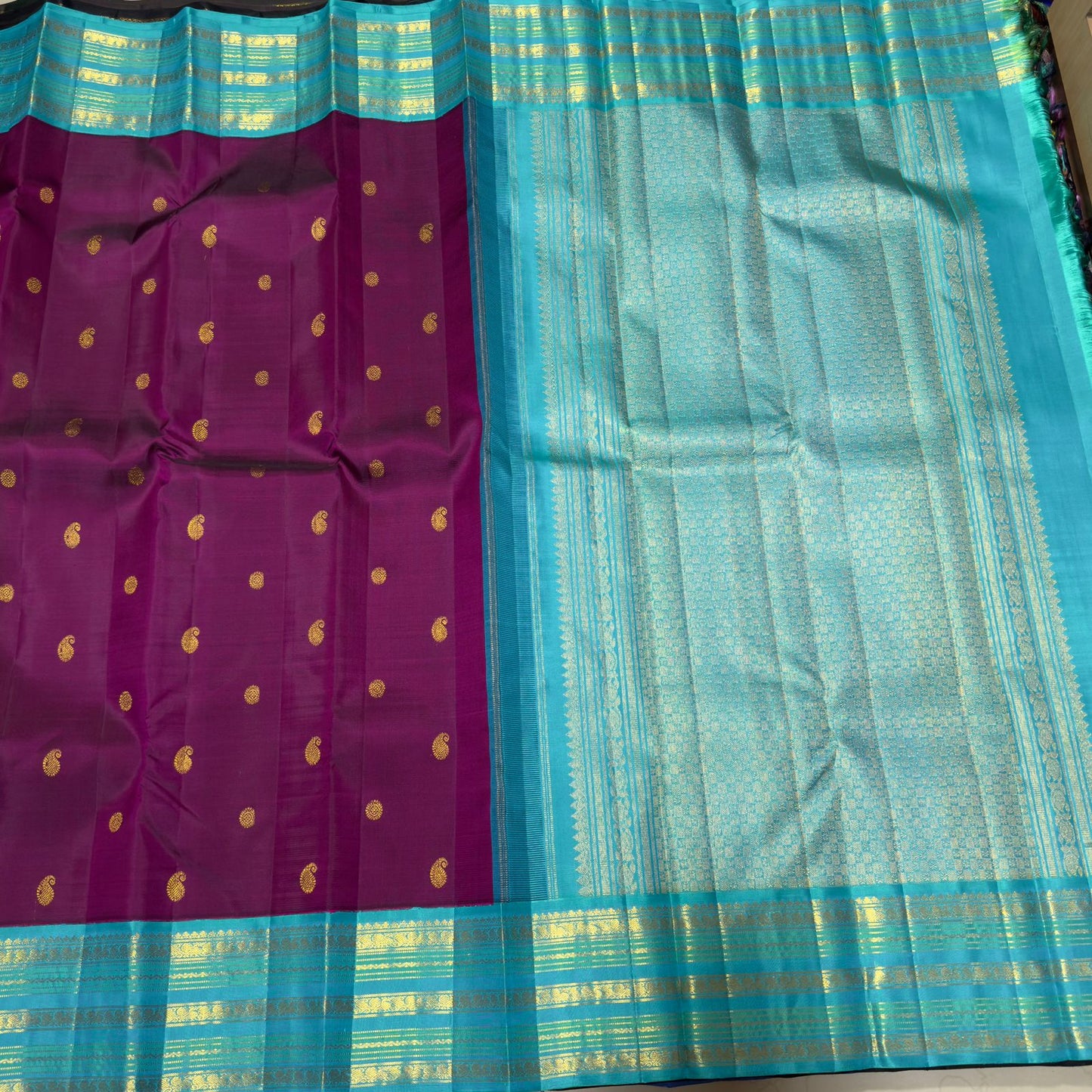 Deep Magenta with acqua blue buttas varisaiper korvai