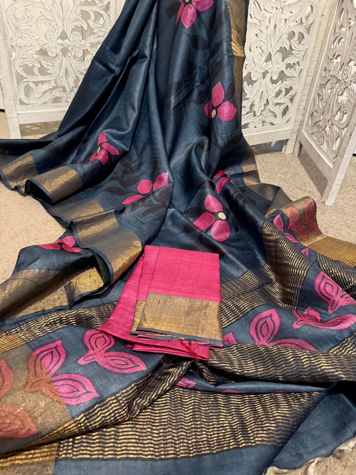 Hand painted pure tussar Grey / pink