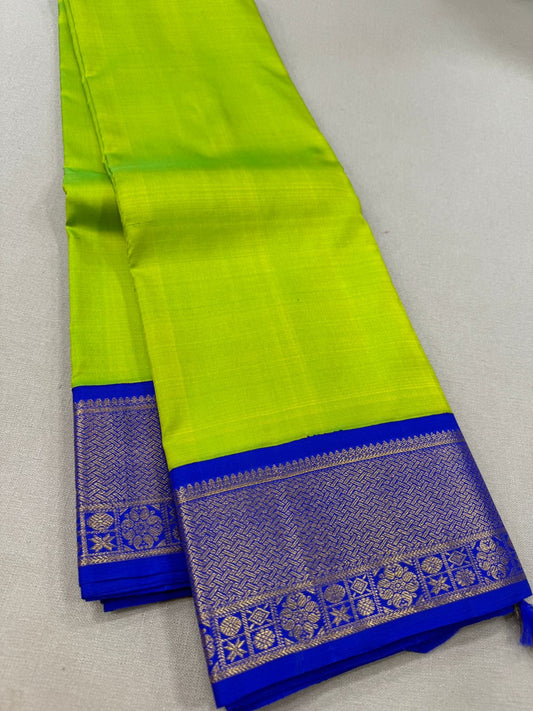 Fluorescent green / blue tri colored pallu korvai