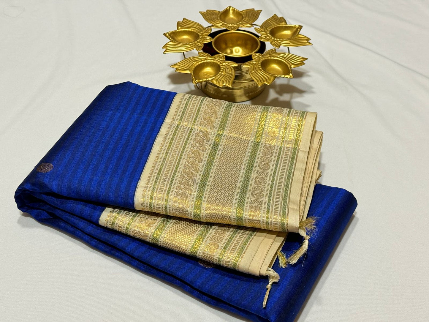Royal blue off white muted checks/stripes korvai