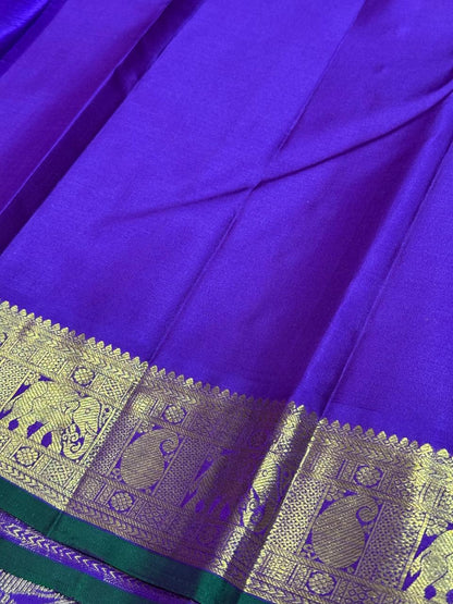 Purplish with lavenderish blue buttas