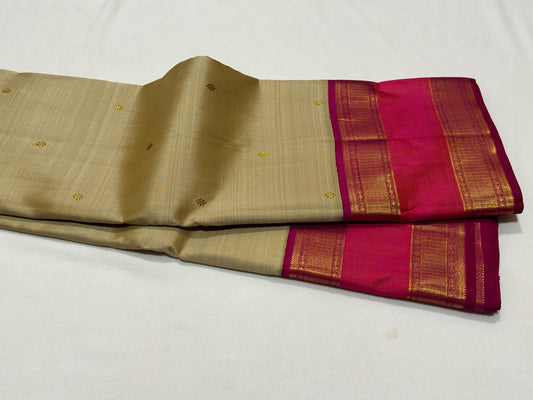 Biscuit beige with magenta