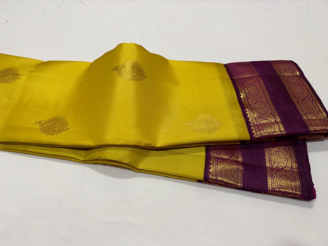 Sampanga yellow with deep wine