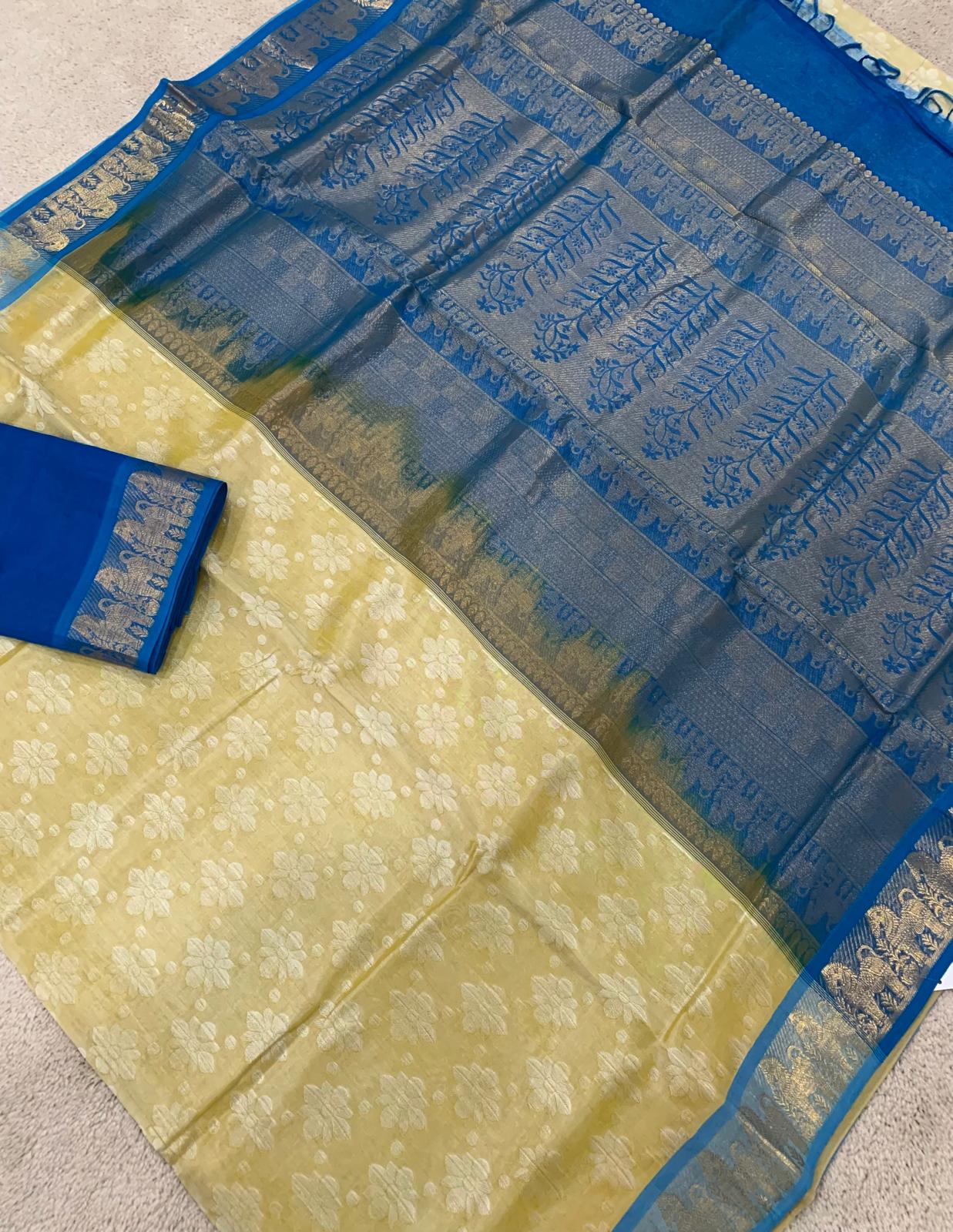 Beige/blue Jacquard