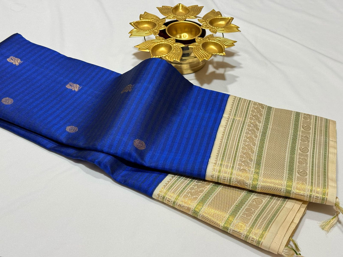 Royal blue off white muted checks/stripes korvai