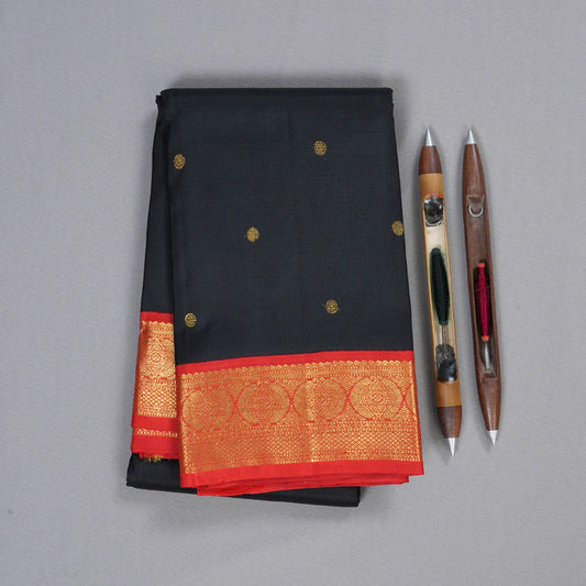 Black red korvai with buttas