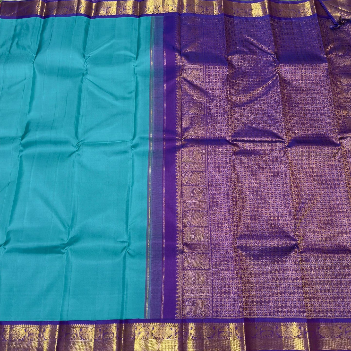 Turquoise blue with violet korvai