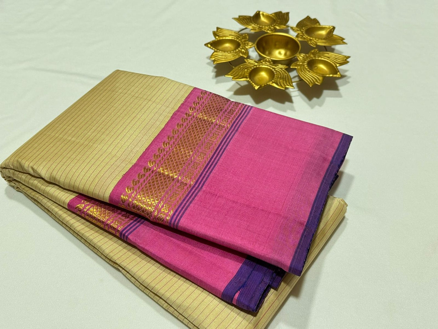 Ivory creamish white / pink korvai
