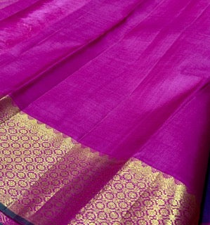 Wine with pink mayil Chakram