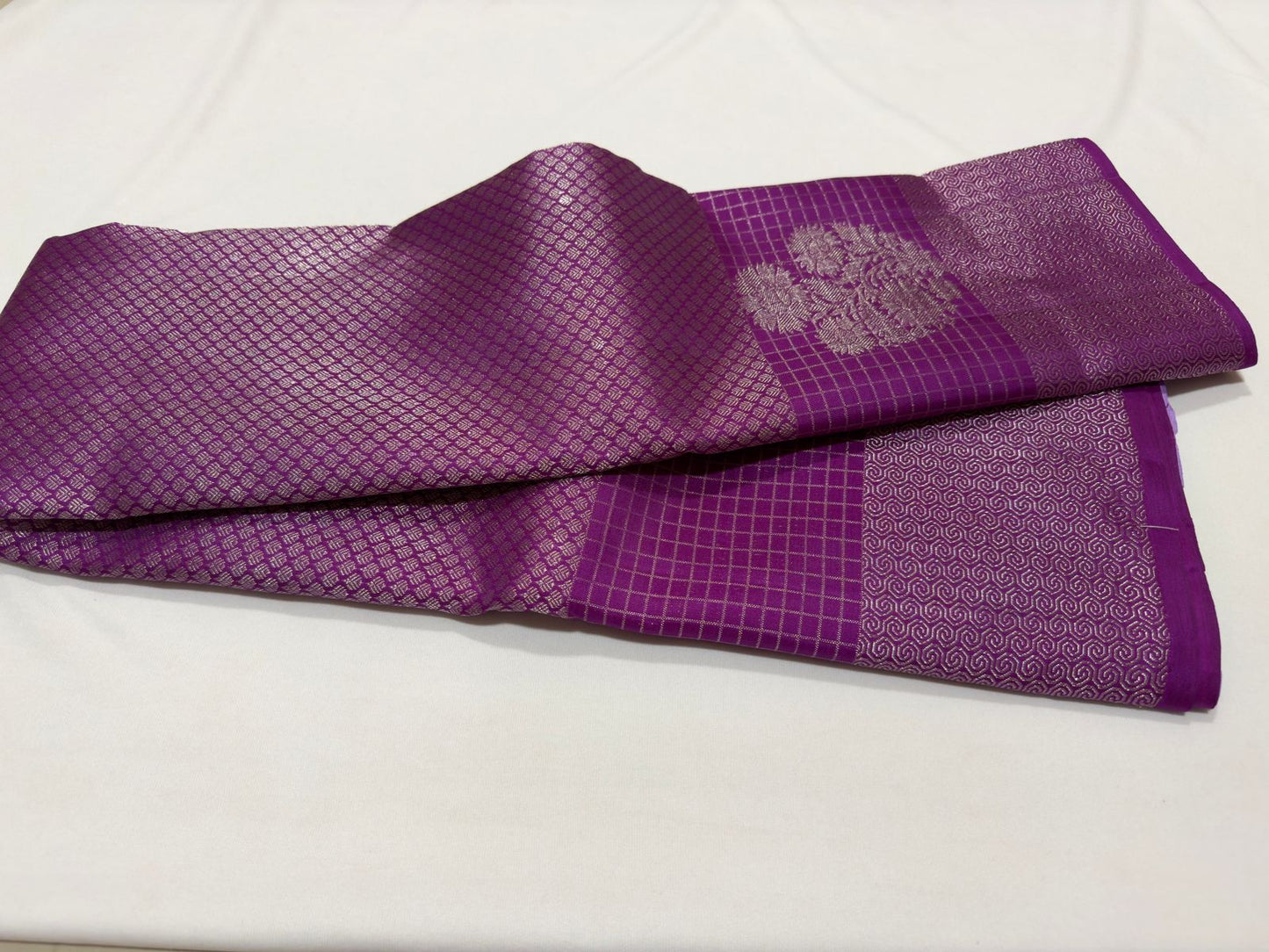 Vaadaamalli with lavendar jacquard