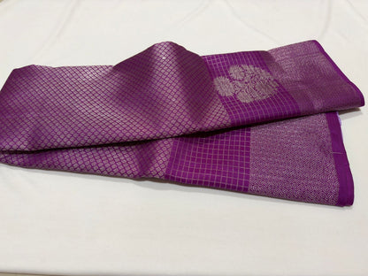 Vaadaamalli with lavendar jacquard