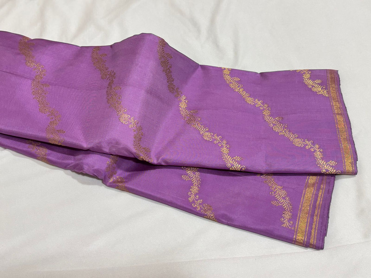Lavender with Gold kodi stripes small border rich pallu