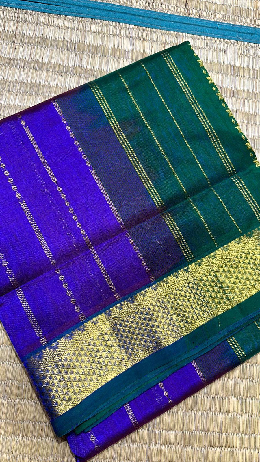 Blue / Green vertical stripes