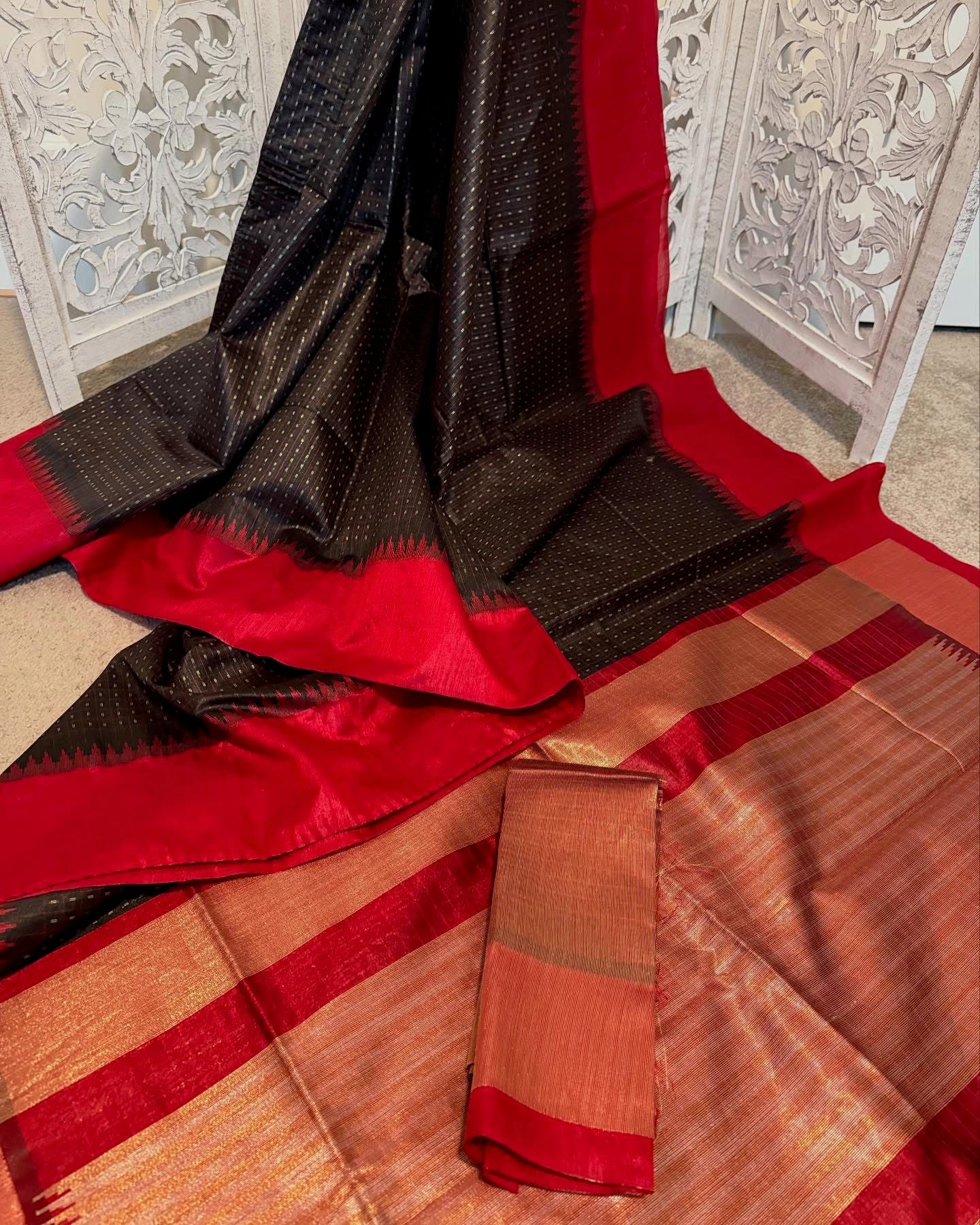 Black / maroon buttas / checks Matka Tussar
