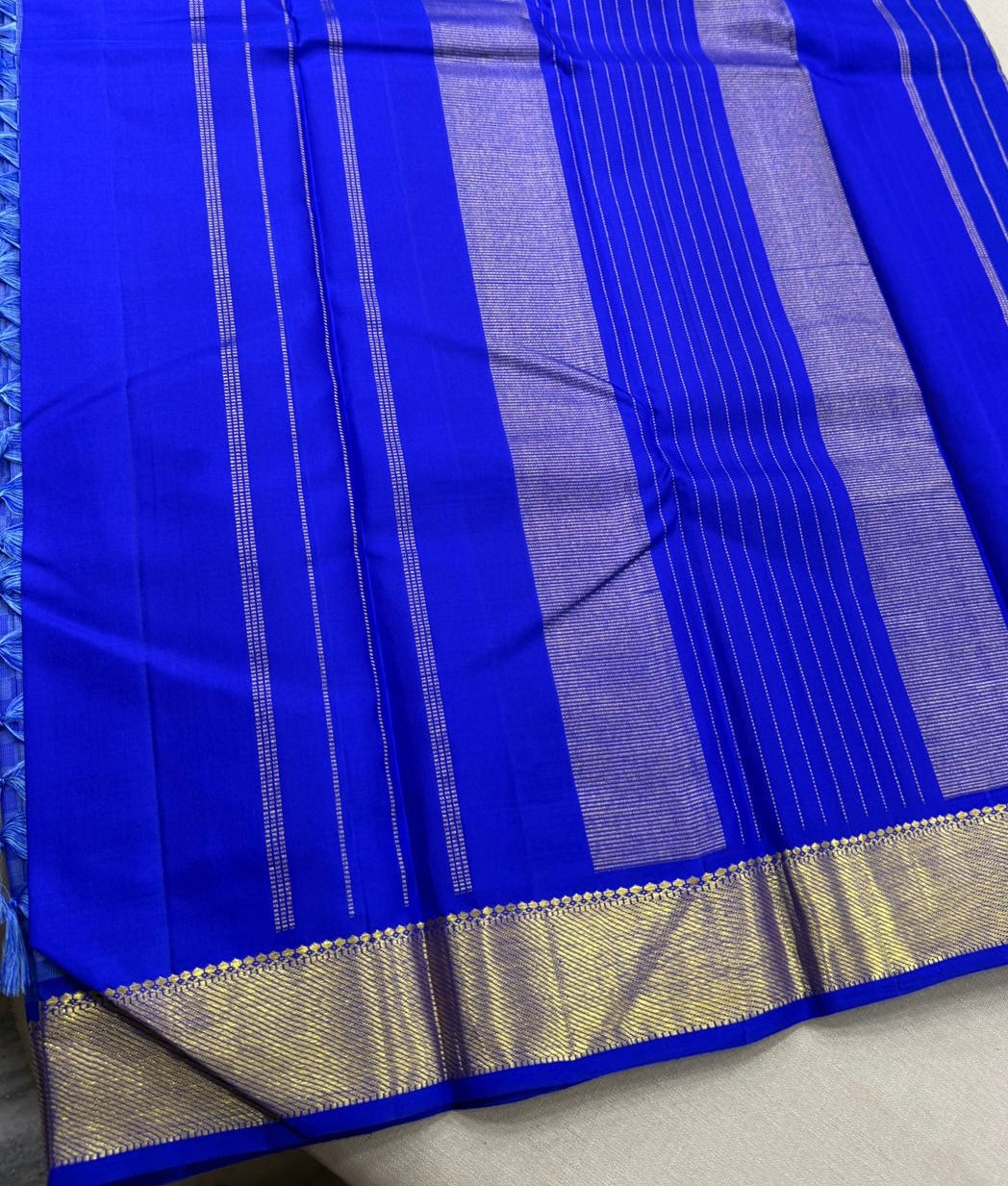 Royal blue carpet checks self contrast