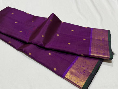 Purplish with lavenderish blue buttas