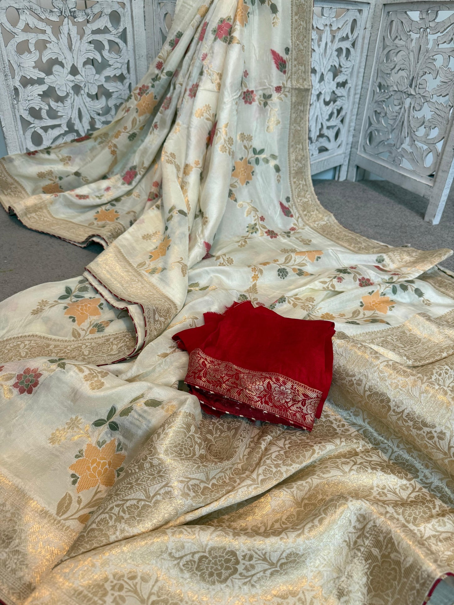 Off white benarasi floral print