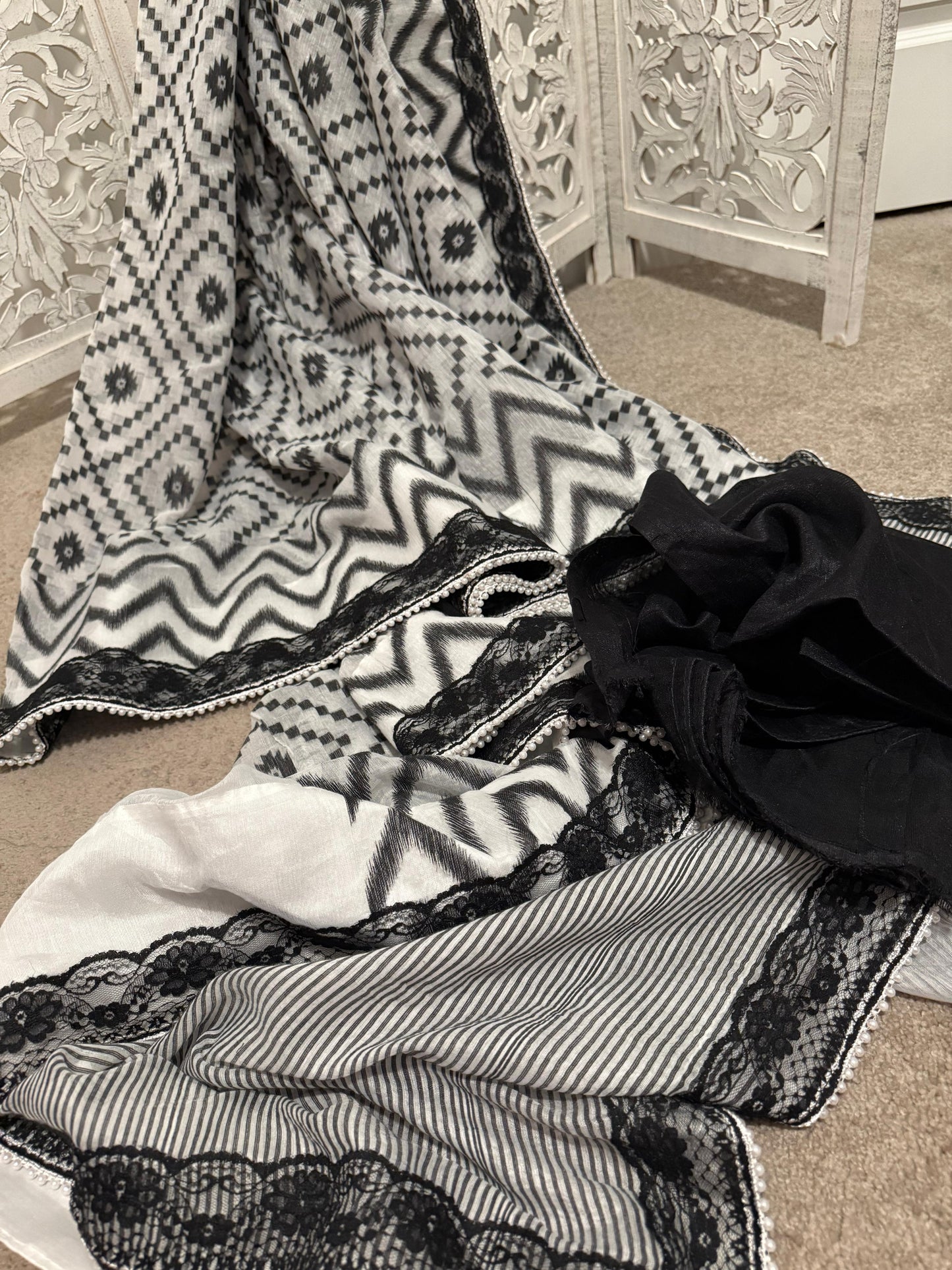 Soft designer Jamdhani with white pearls / lace