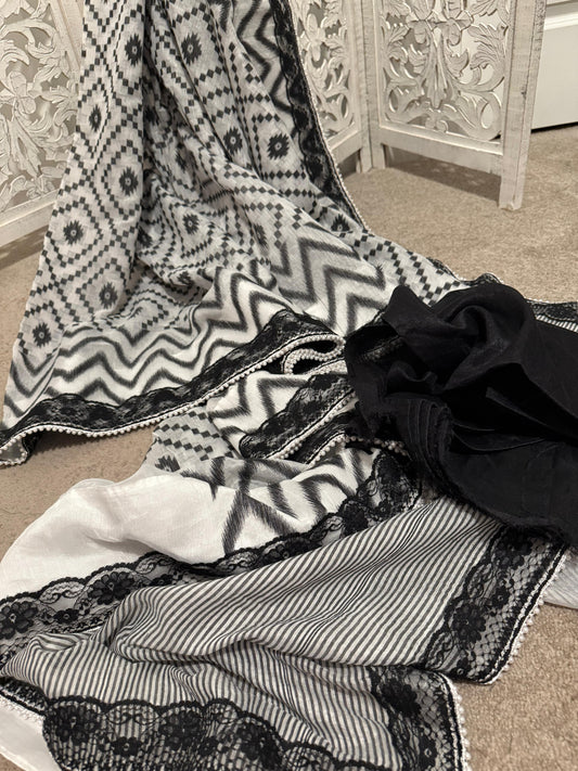Soft designer Jamdhani with white pearls / lace