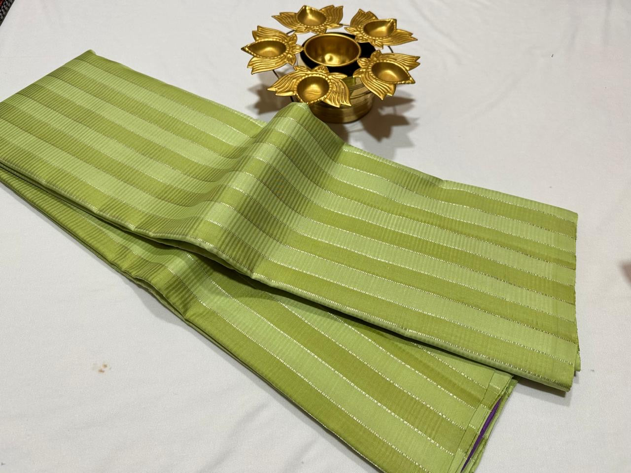 Pista green / lavender stripes